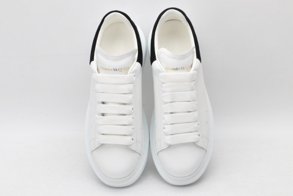 ale*d*r M*Q*en oversized sneaker