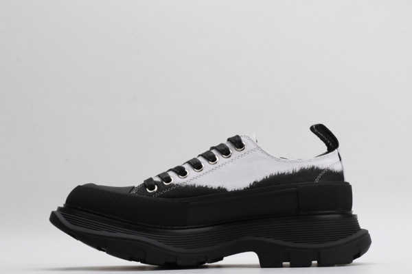 ale*d*r M*Q*en tread slick lace up