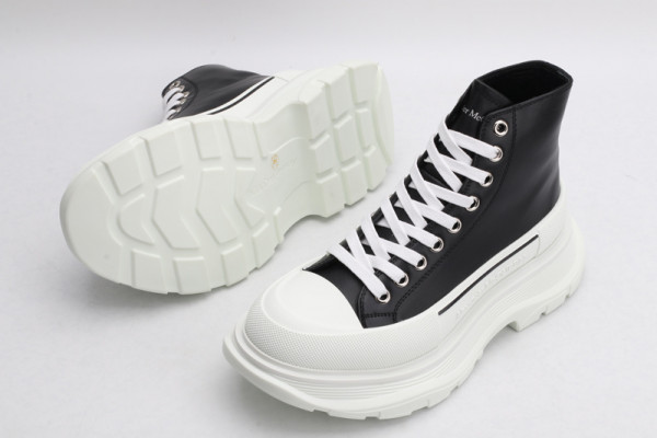 ale*d*r M*Q*en tread slick boot