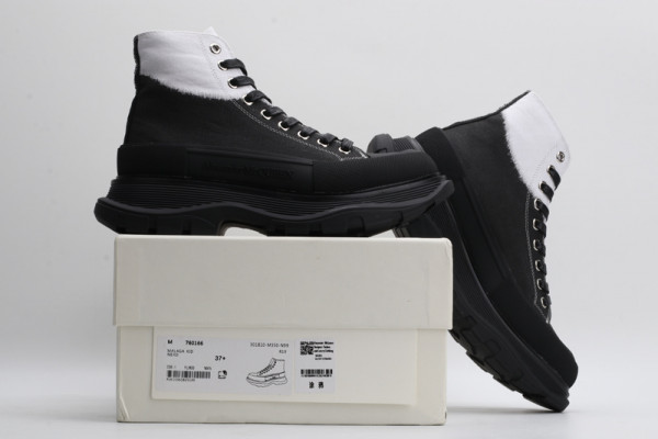 ale*d*r M*Q*en tread slick boot