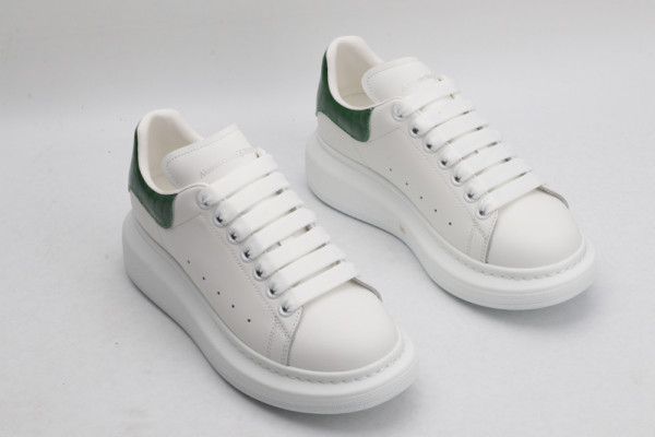 ale*d*r M*Q*en oversized sneaker