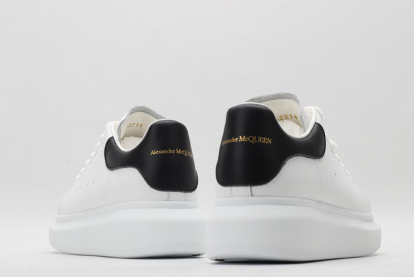 ale*d*r M*Q*en oversized sneaker