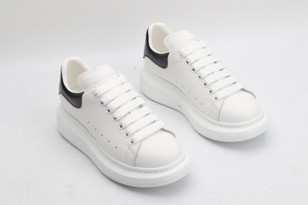 ale*d*r M*Q*en oversized sneaker