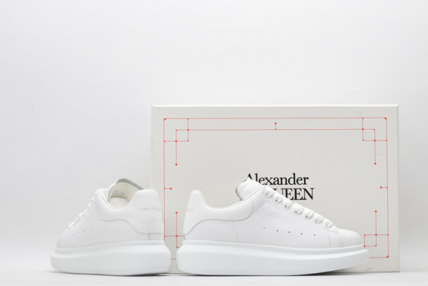 ale*d*r M*Q*en oversized sneaker