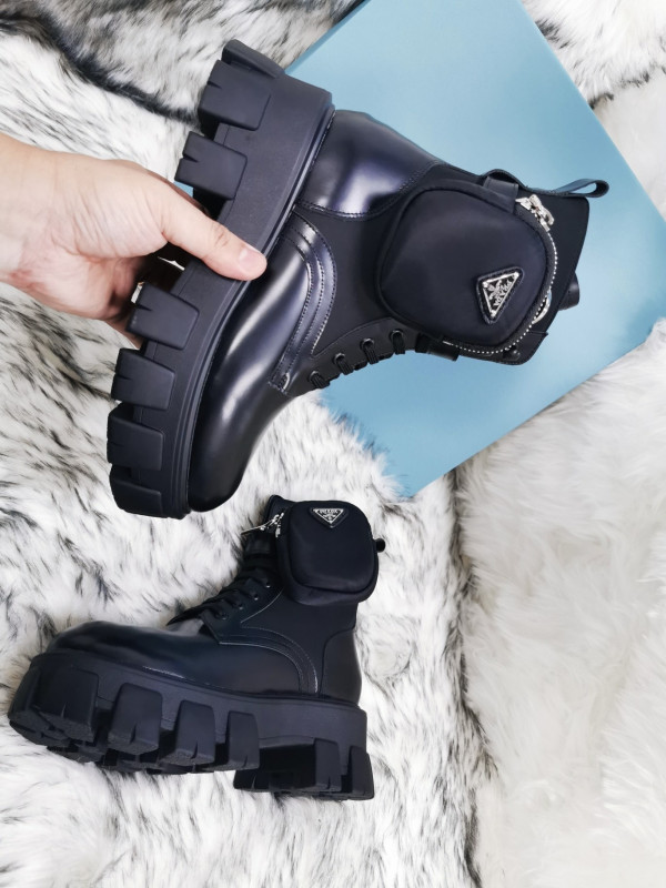 Pra*a pocket boots