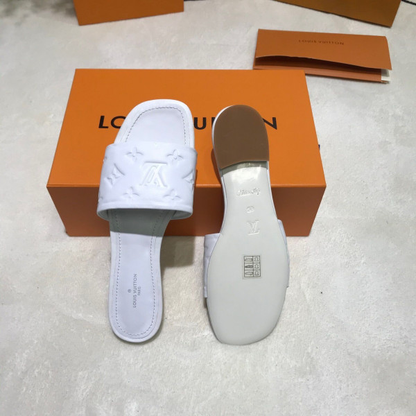 l0*is V*t0n slippers