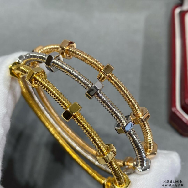 Ca*t*er bracelet