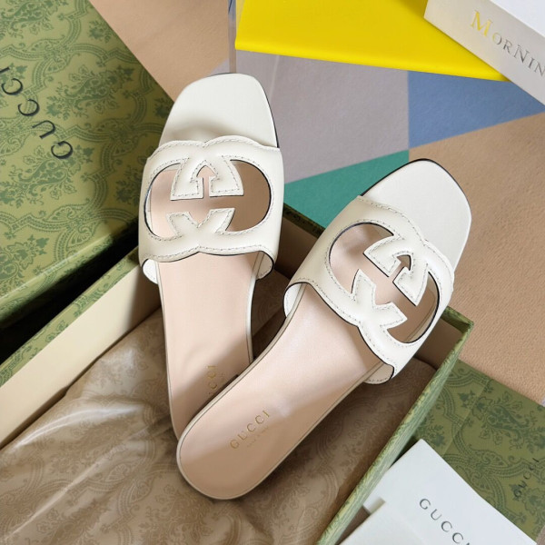 G*u*i  slide sandal