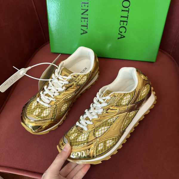 bo*te*ga Ve*ne*ta sneakers