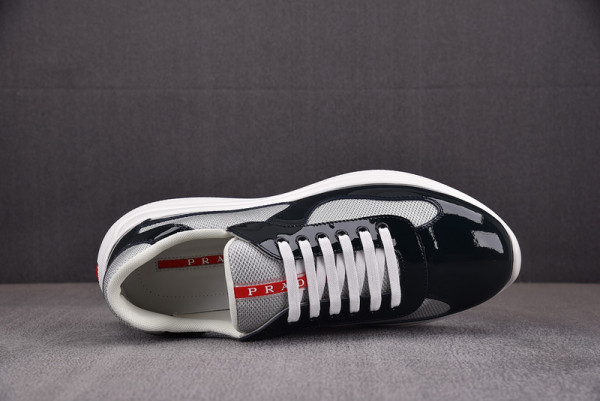 Pra*a sneaker