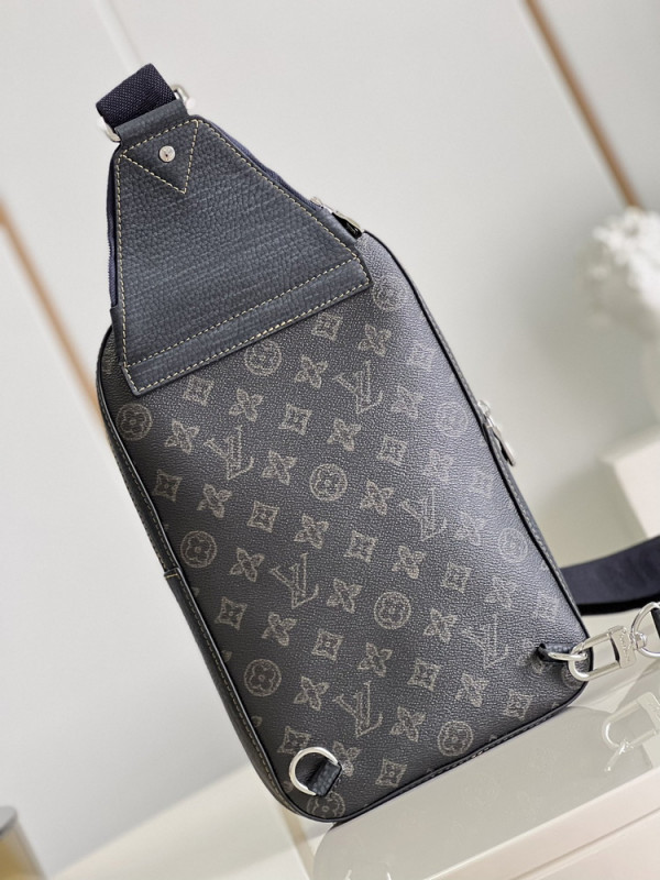 l0*is V*t0n avenue sling bag nm