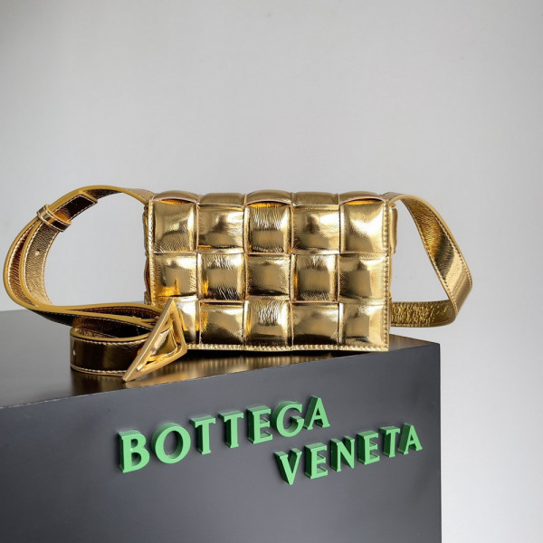 bo*te*ga Ve*ne*ta cassette