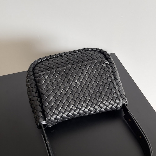bo*te*ga Ve*ne*ta  small cobble shoulder bag