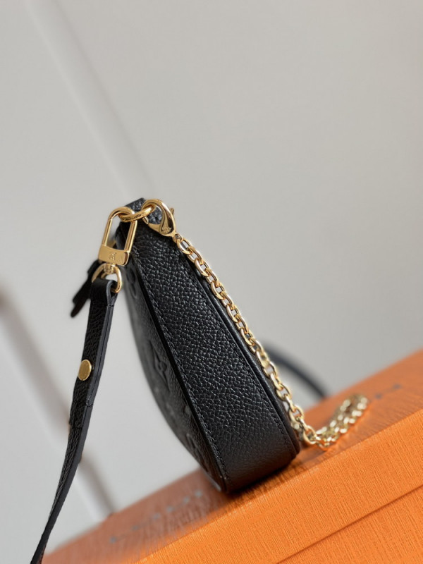 l0*is V*t0n easy pouch on strap