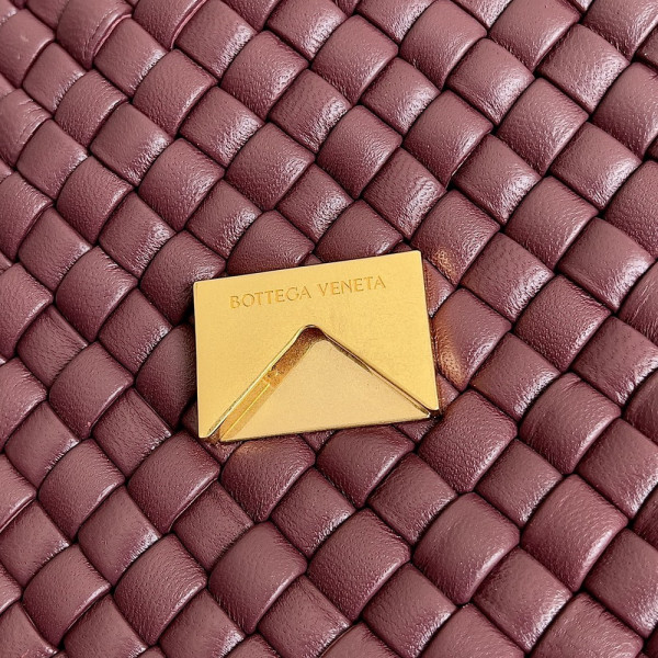 bo*te*ga Ve*ne*ta small cobble shoulder bag