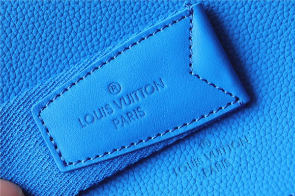 l0*is V*t0n takeoff slingbag
