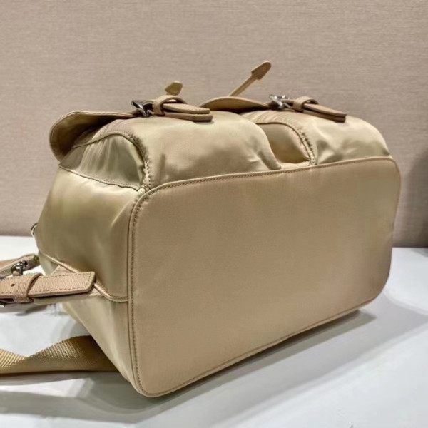 Pra*a re-nylon medium backpack-32-15-30cm