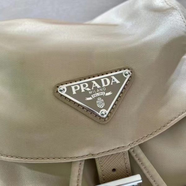 Pra*a re-nylon medium backpack-32-15-30cm