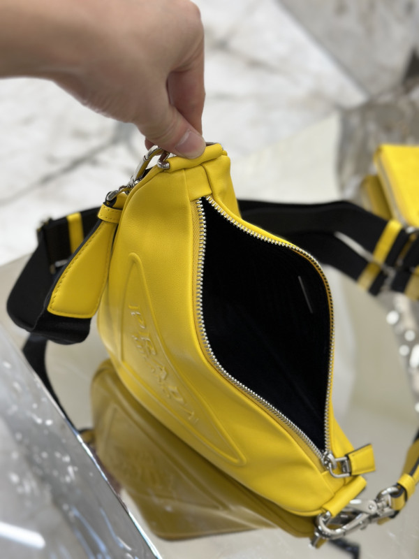 Pra*a triangle bag