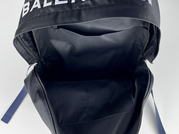 Ba*len*cia*ga backpack