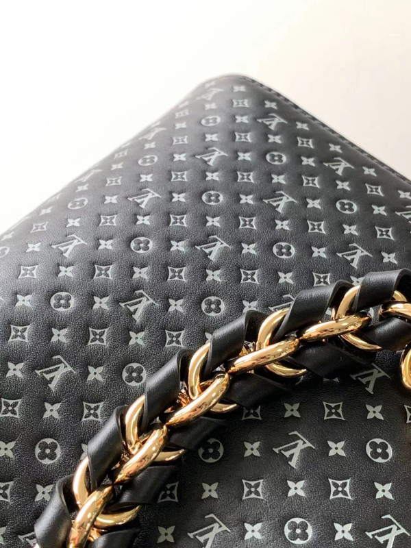 l0*is V*t0n nÉonoÉ bb