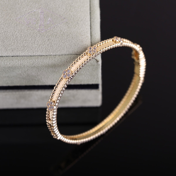 V*N CL*F & arpels perlée bracelet