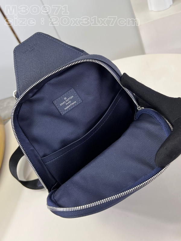 l0*is V*t0n avenue slingbag nm
