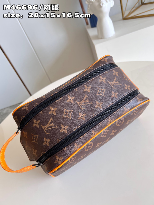 l0*is V*t0n dopp kit toilet pouch