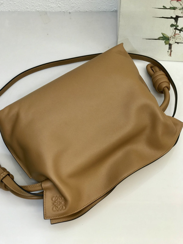 Lowee Flamenco clutch