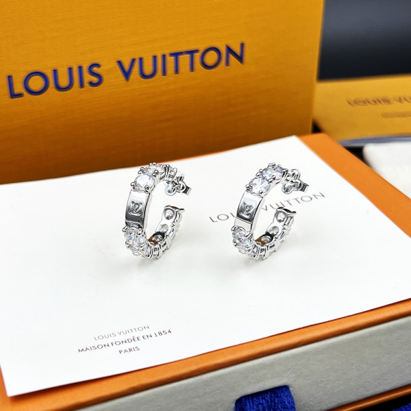 l0*is V*t0n earrings