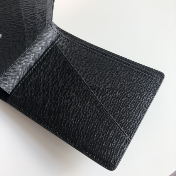 l0*is V*t0n multiple wallet