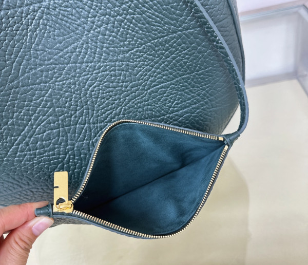 B**rry medium chess shoulder bag