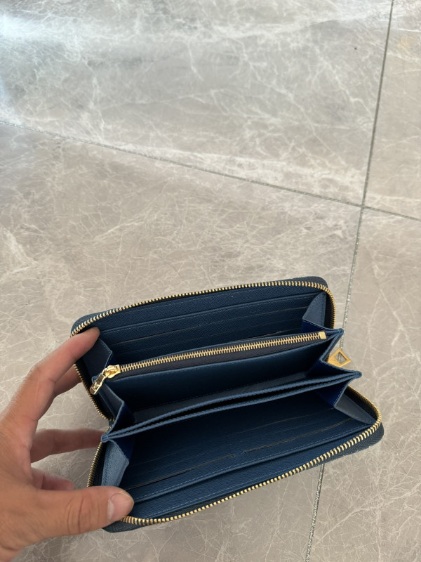 l0*is V*t0n zippy wallet