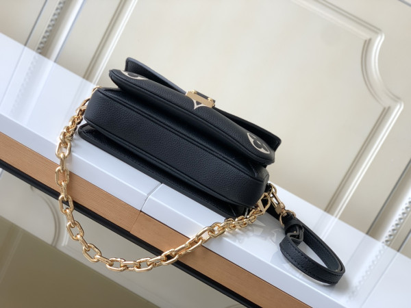 l0*is V*t0n pochette metis east west