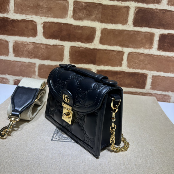 G*u*i gg matelassÉ small top handle bag