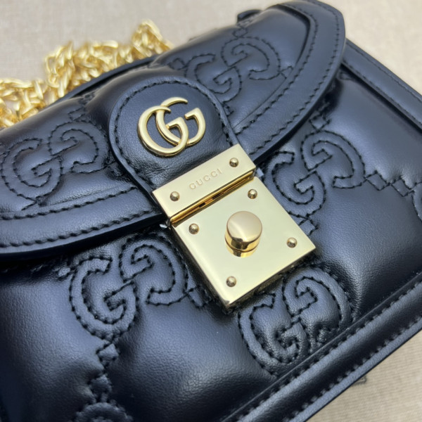 G*u*i gg matelassÉ small top handle bag