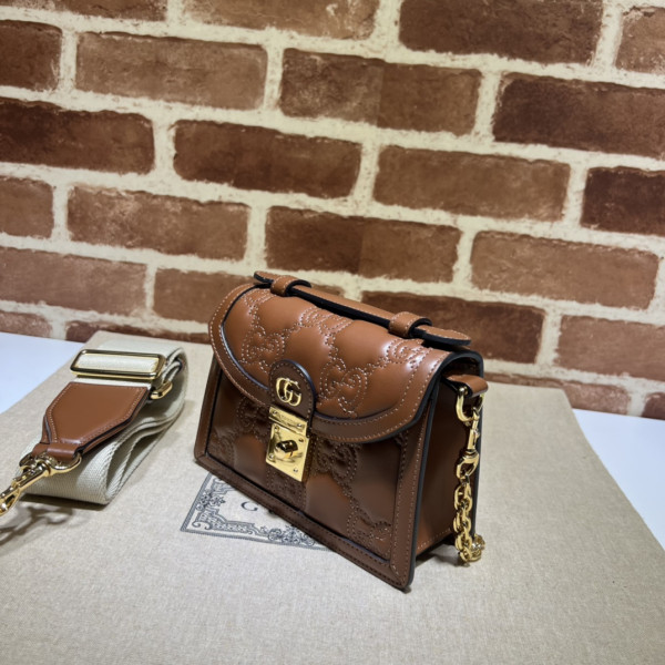 G*u*i gg matelassÉ small top handle bag