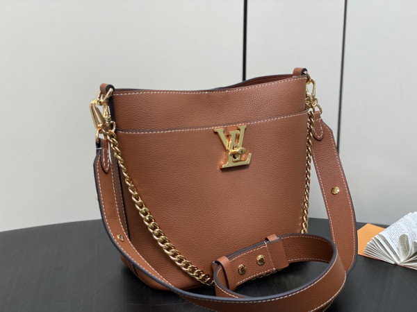 l0*is V*t0n lock and walk - 20 x 20.5 x 12cm