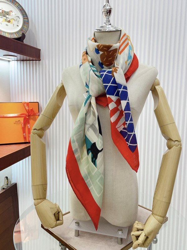 H**mes scarf