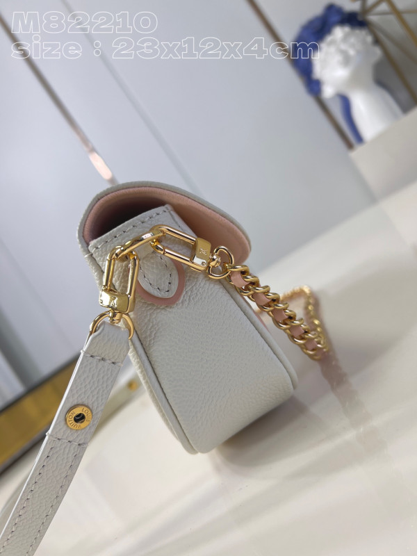 l0*is V*t0n wallet on chain ivy-23.5*12*4.3cm