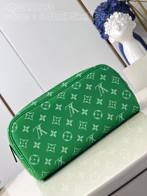 l0*is V*t0n dopp kit -28*15*16.5cm