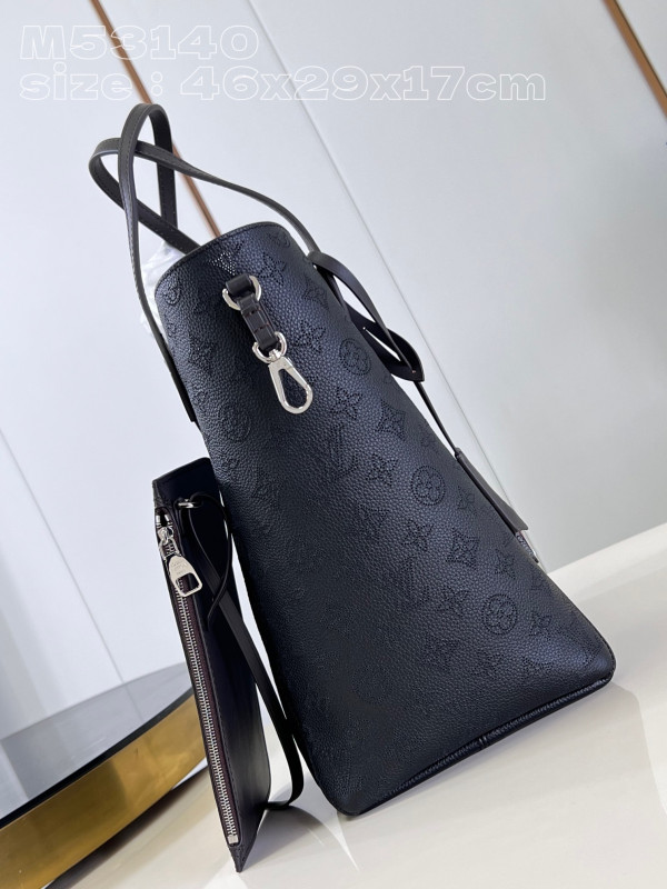 l0*is V*t0n hina-46 x 29.5 x 17cm