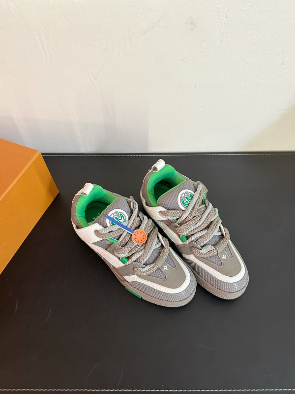 l0*is V*t0n sneakers