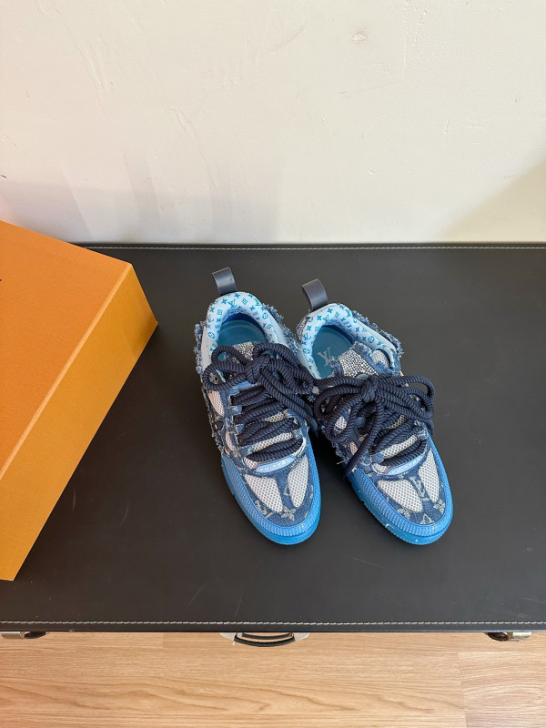 l0*is V*t0n sneakers
