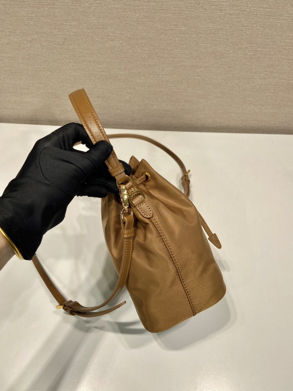 Pra*a bucket bag-15.5*19.5*10cm