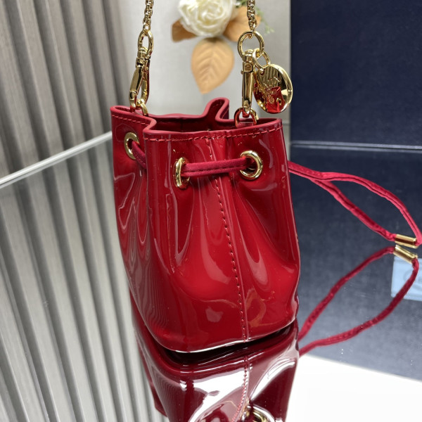 Pra*a  shearling bucket bag-9-9-6cm