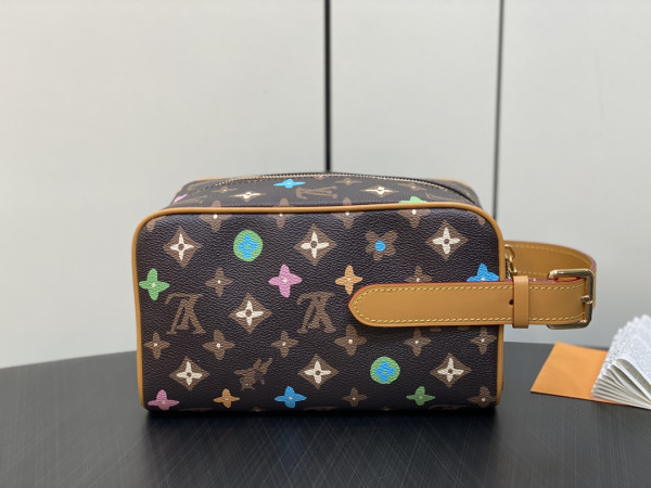 l0*is V*t0n locker dopp kit bag-23*13*12cm