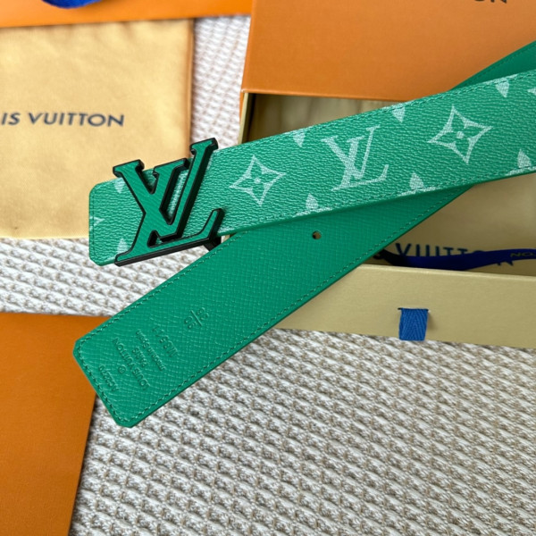 l0*is V*t0n belt