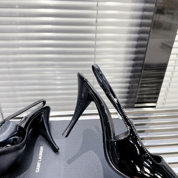 Sa**t Lau*nt heels