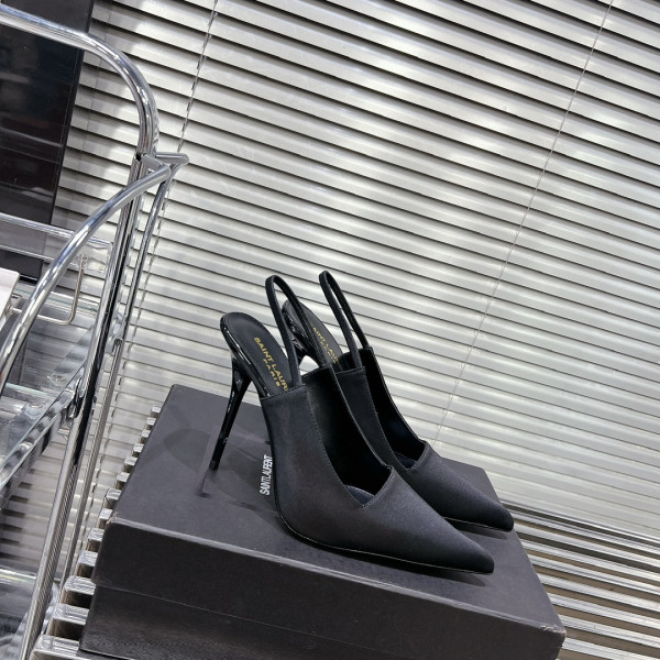 Sa**t Lau*nt heels